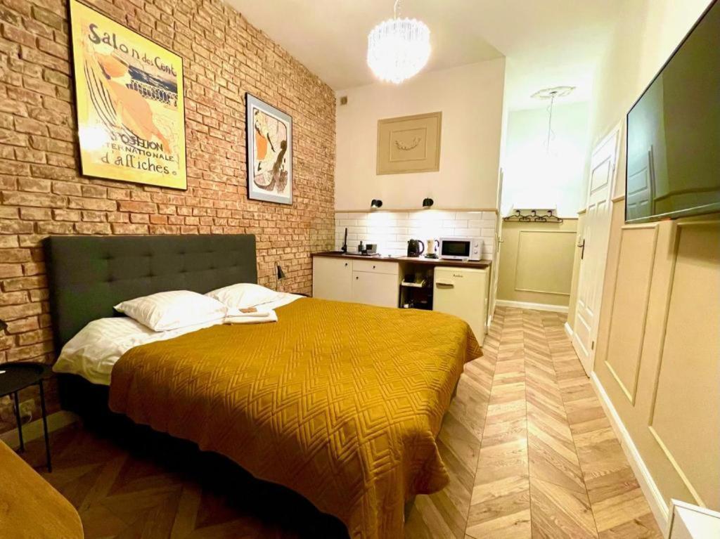 Petite Visite No 4b Torun